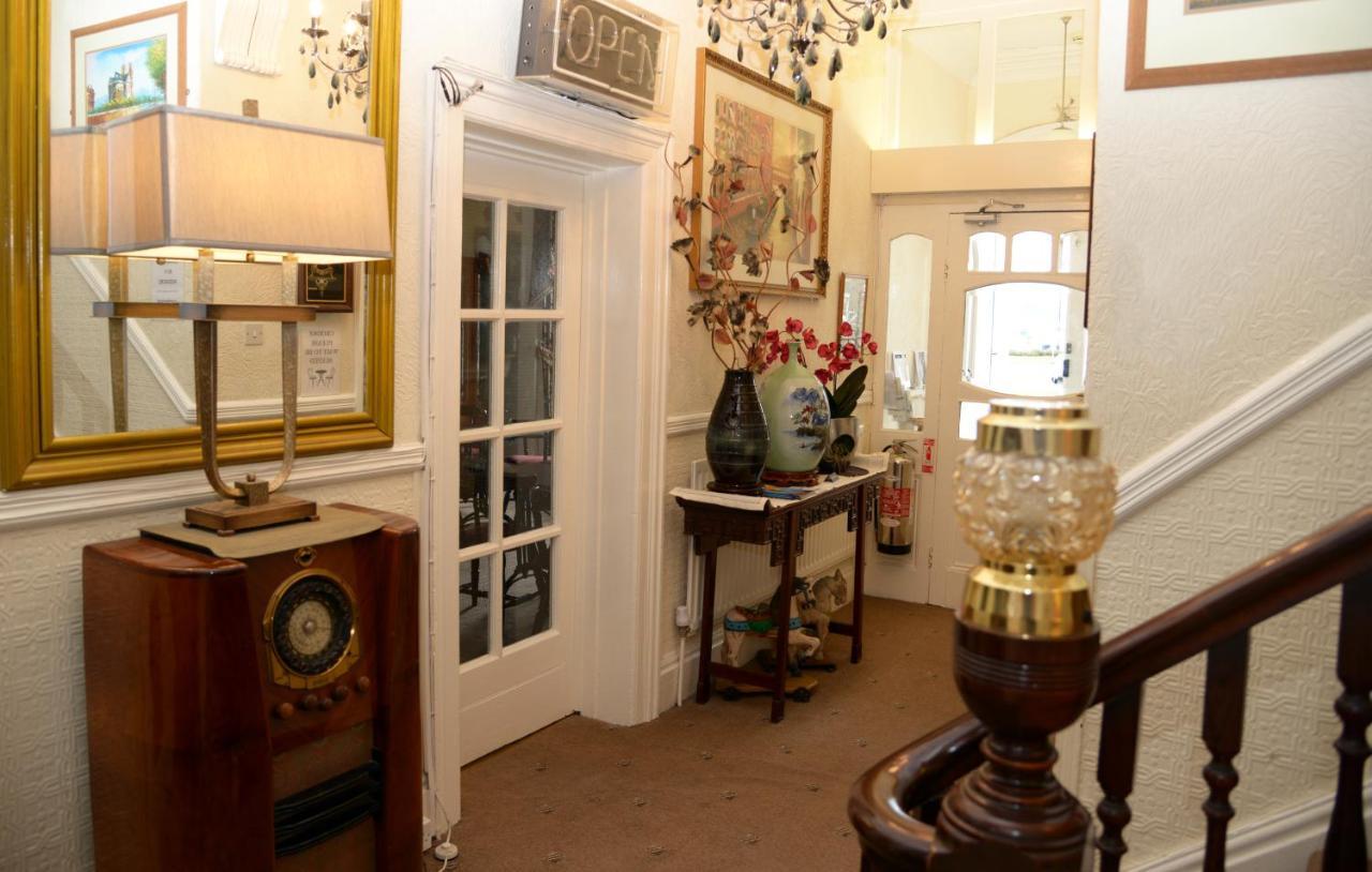The Cumberland Bed & Breakfast Llandudno Exterior photo